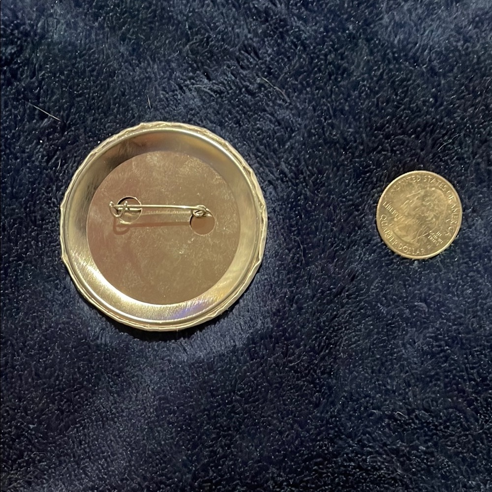 Rickroll QR Code Button Pin - Picture 2 of 2